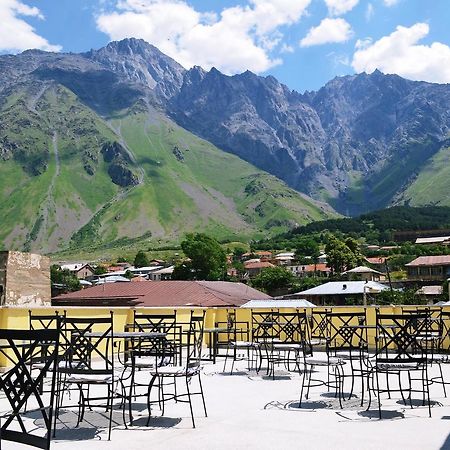 Mount Inn Kazbegi מראה חיצוני תמונה
