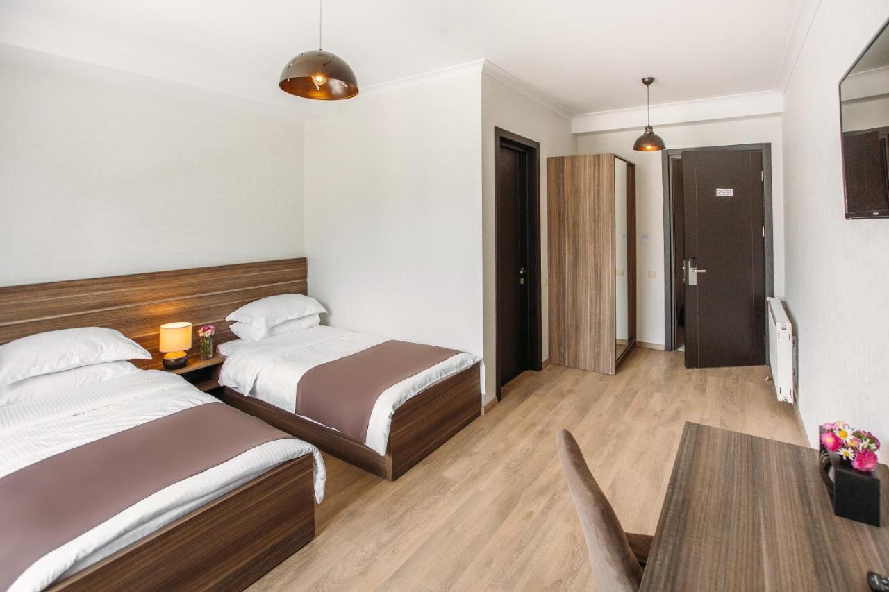 Mount Inn Kazbegi מראה חיצוני תמונה