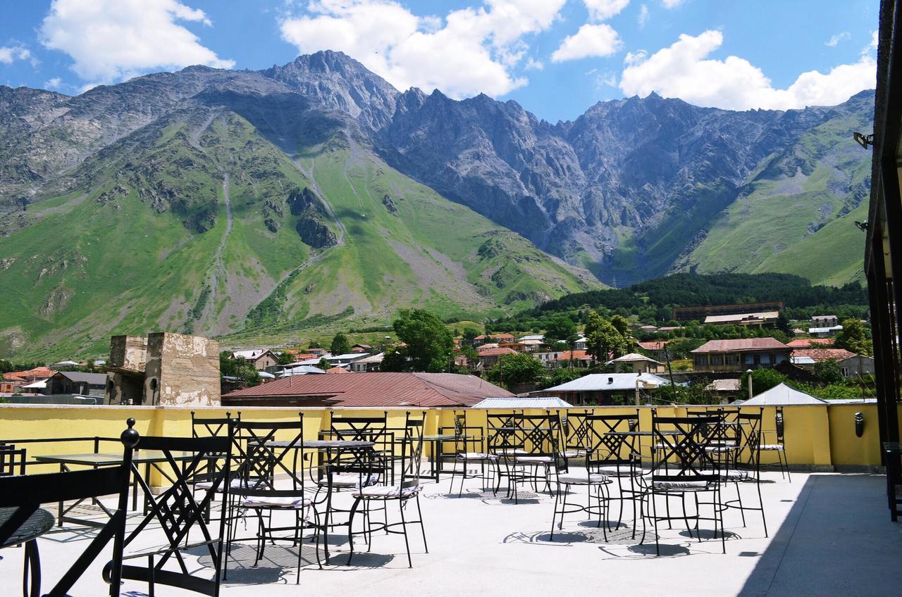 Mount Inn Kazbegi מראה חיצוני תמונה