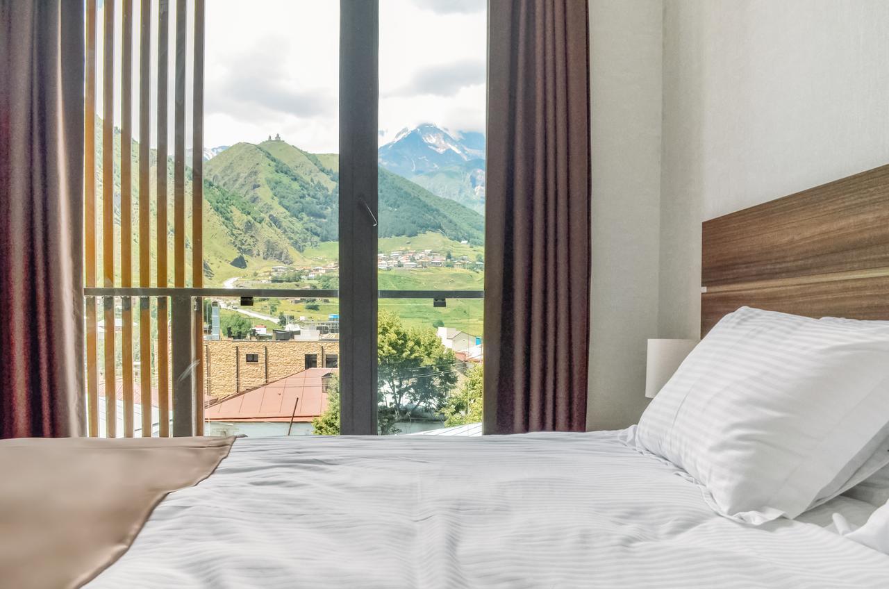 Mount Inn Kazbegi מראה חיצוני תמונה