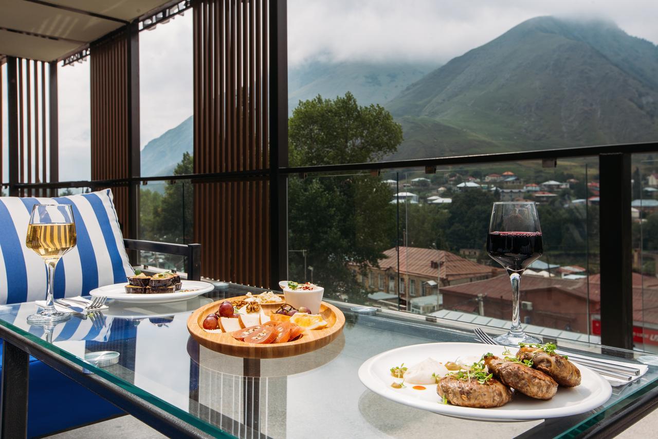 Mount Inn Kazbegi מראה חיצוני תמונה