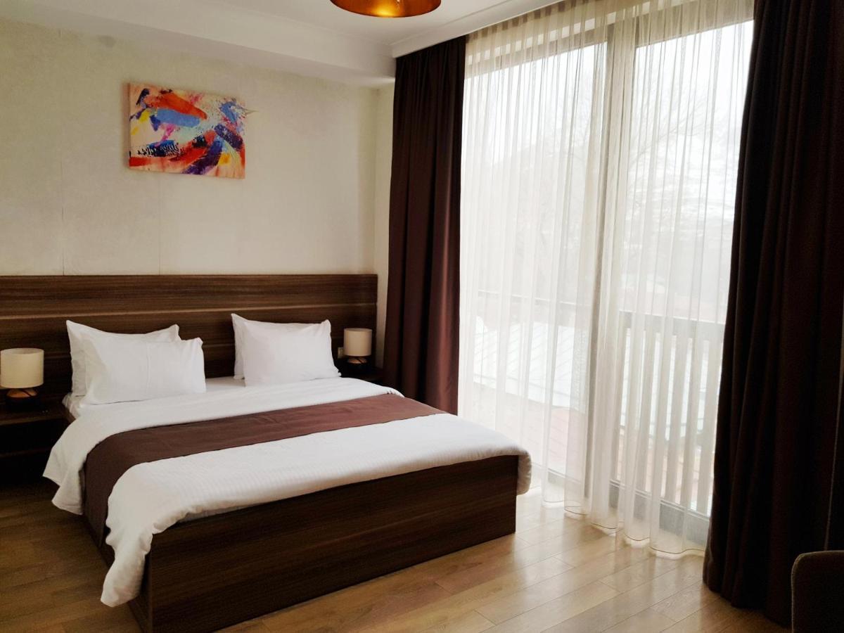 Mount Inn Kazbegi מראה חיצוני תמונה