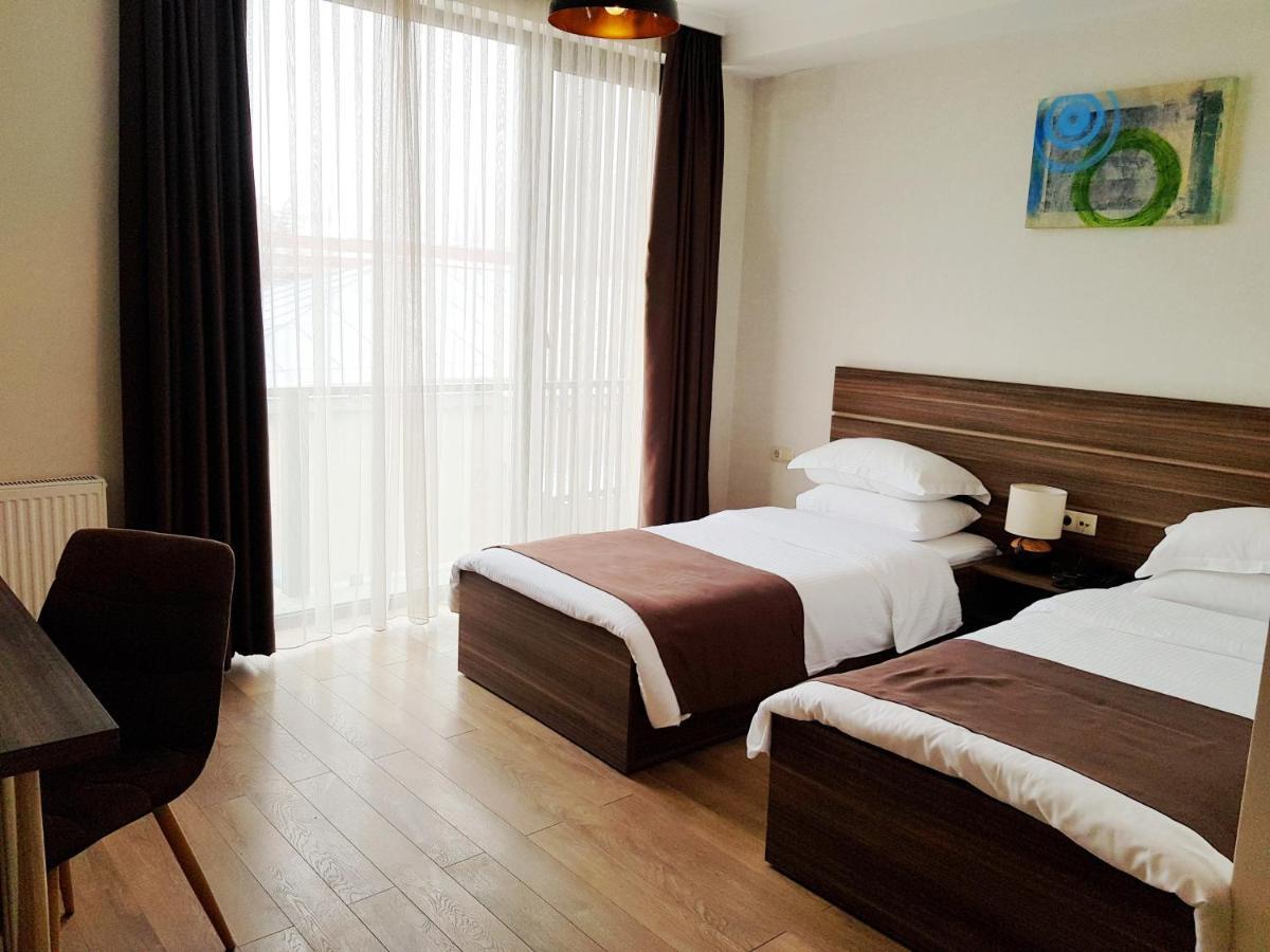 Mount Inn Kazbegi מראה חיצוני תמונה